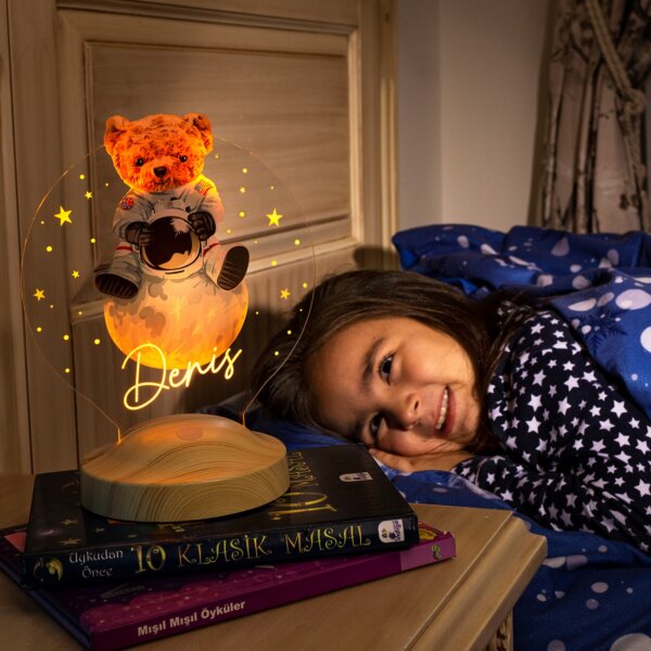 Cadou Personalizat Lampă 3D în formă de Ursuleț Astronaut pe Luna pentru Iluminarea Camera Copii