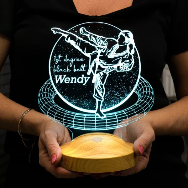 Cadou Personalizat Lampă 3D cu Pasionați de Karate și Sportivi de Performanță la Lupte Marțiale